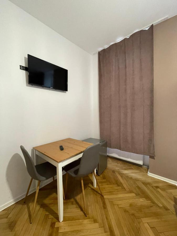 Schei Central Studios In The Heart Of Brašov Exteriér fotografie