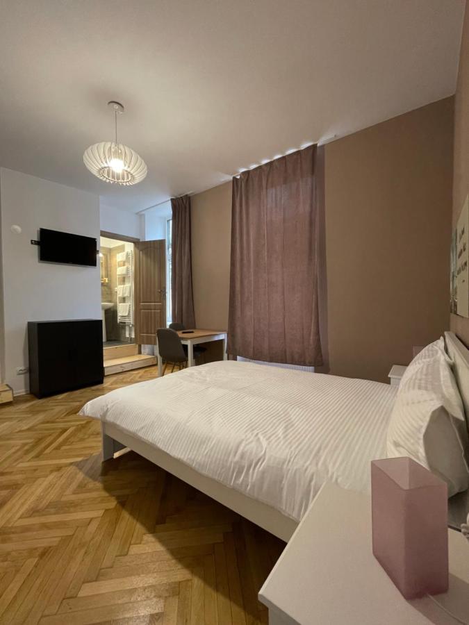 Schei Central Studios In The Heart Of Brašov Exteriér fotografie
